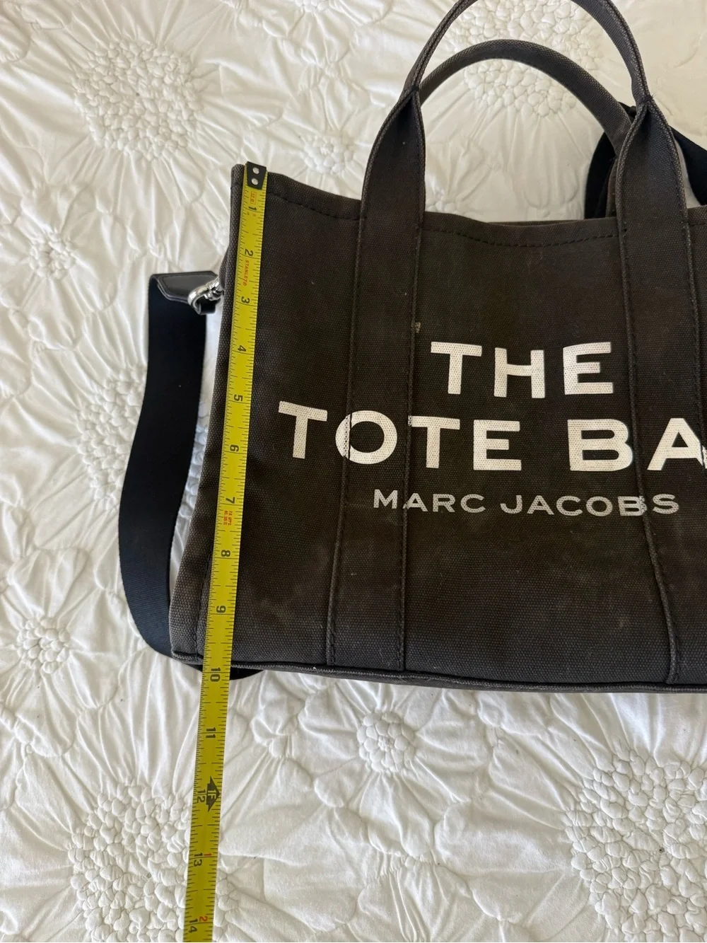 Marc Jacobs The Tote Bag in Black with White Logo - Picture 9 of 11
